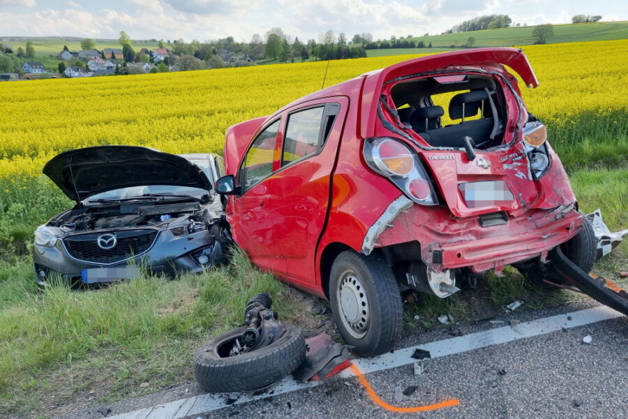 Augustusburg: Drei Verletzte bei Unfall auf der S236 - Unfallstelle auf der S236 