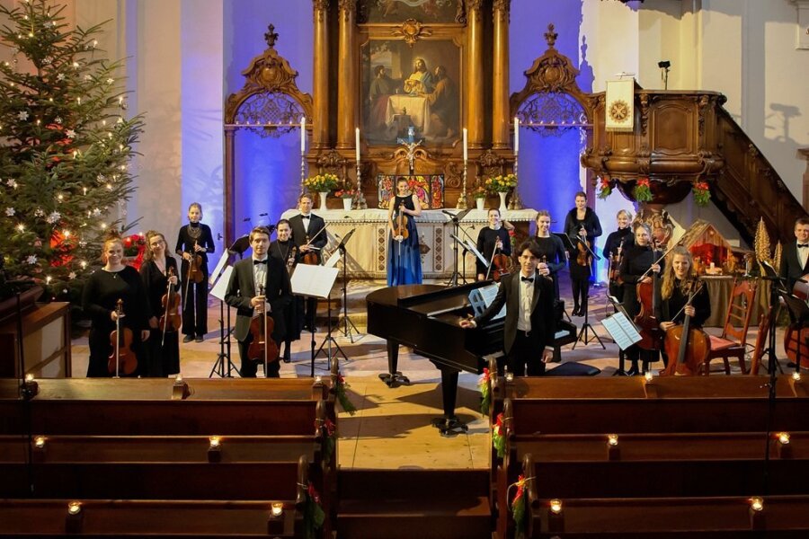 Die Junge Philharmonie Augustusburg hat in kleiner Besetzung in der Stadtkirche Augustusburg statt im Berliner Dom gespielt. Das Weihnachtskonzert wurde als Video aufgezeichnet. 