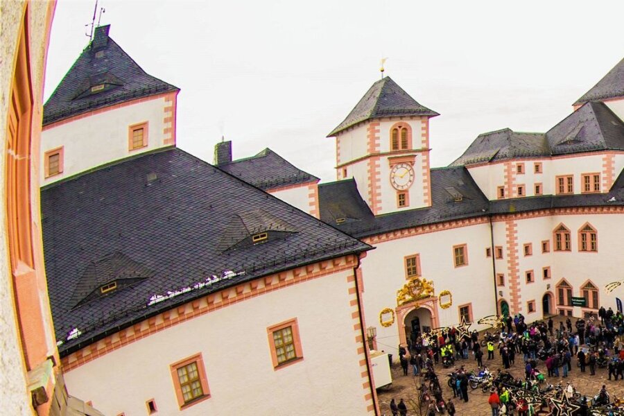 Augustusburg: Ohne Stress mit dem Shuttle zum Motorradtreffen - Zum diesjährigen Wintertreff auf Schloss Augustusburg werden wieder zahlreiche Teilnehmer und Gäste erwartet. 