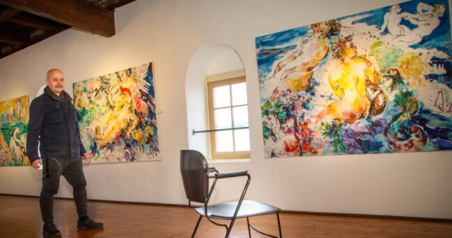Augustusburger Turmgalerie nach sieben Tagen wieder zu - Uwe Schwarz hat für die derzeitige Ausstellung Bilder von Johanna Kieling zusammengestellt.