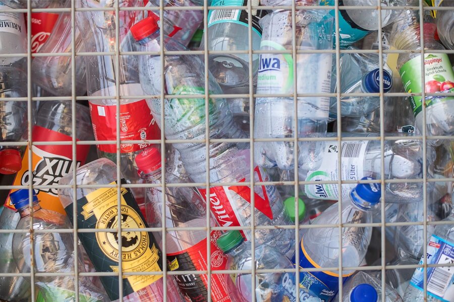 Aus Plastikmüll wird neues Leben: Adorfer Schüler lernen Nachhaltigkeit - Kunststoffe können zu neuen Produkten recycelt werden. Darum geht es am Freitag am Thementag in Adorf.