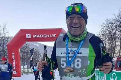 Ausdauersportler aus Chemnitz kämpft sich nach Long Covid zum Skimarathon - Andreas Hüppe hat den Drei-Zinnen-Marathon geschafft.