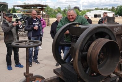 Ausflügler genießen Vatertag im Landkreis - Das Lanz-Bulldog-Treffen mit Traktorenfreunden aus dem Erzgebirge und dem Altenburger Land auf dem Rittergut in Niedermosel war ein beliebtes Ausflugsziel am Feiertag. 