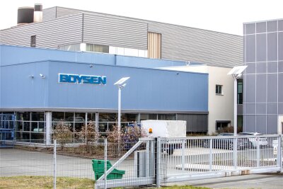 Auspuffhersteller Boysen lässt Frage zur Zukunft des Standorts Plauen offen - Eingangsbereich bei Boysen: Das Werk im Gewerbegebiet Oberlosa ist der größte industrielle Arbeitgeber in Plauen.