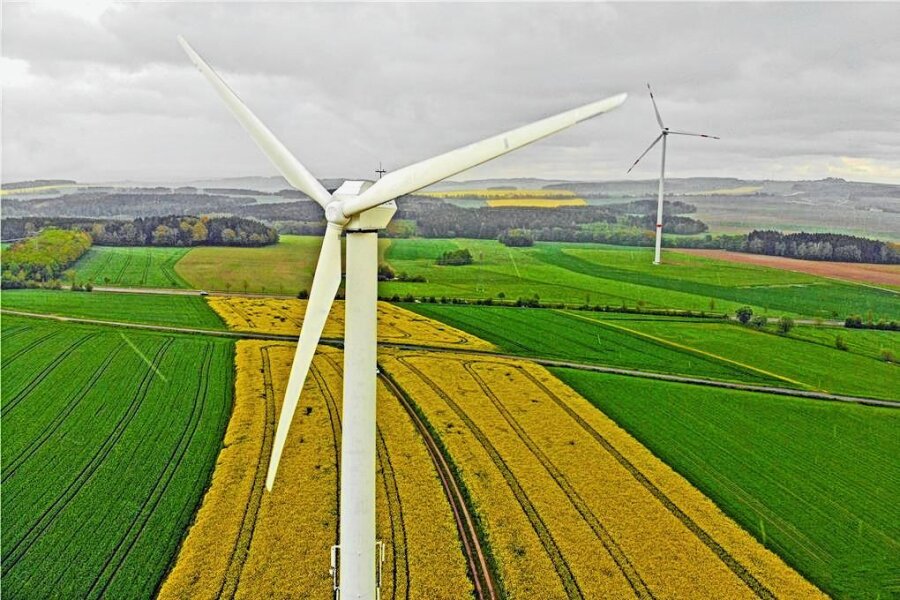 Aussagen zu Windkraft: Gegenwind für Landrat - Windräder der neuen Generationen können bis zu 250 Meter hoch werden.