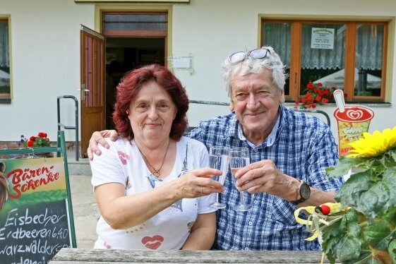 Auswärts essen "wie dorheeme" - Helga und Peter Demisch betreiben seit 30 Jahren die Gaststätte im Hirschfelder Tierpark. 