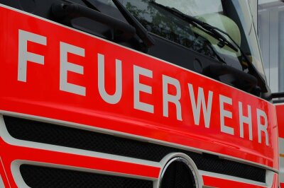 Auto auf A 72 bei Zwickau in Brand geraten - 