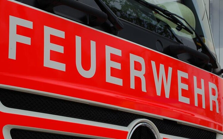 Auto auf A 72 bei Zwickau in Brand geraten - 