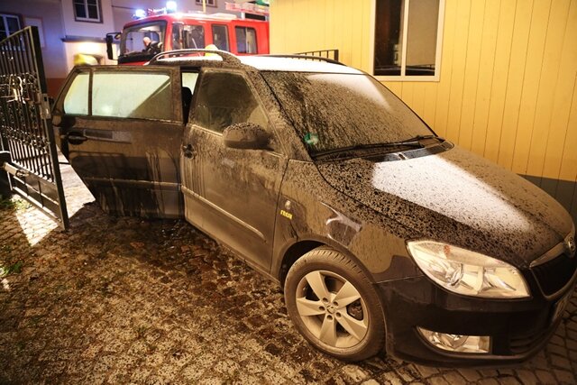 Auto in Chemnitz angezündet und ausgebrannt - 