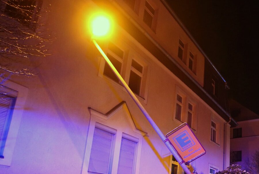 In der Zeisigstraße in Hohenstein-Ernstthal hat es Sonntagnacht gekracht.