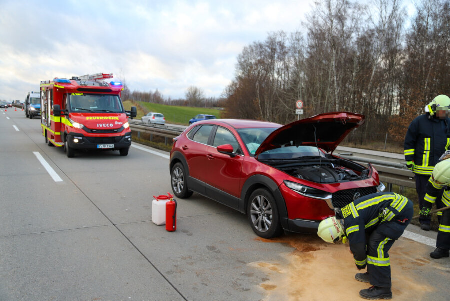 Autobahn 72: Auffahrunfall auf Höhe Hartenstein sorgt für Rückstau - 