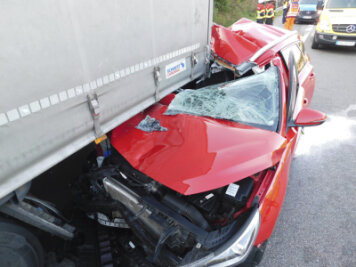 Autobahn A4 nach Unfall kurzzeitig gesperrt - 