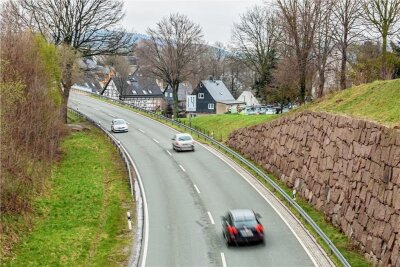 Autobahnzubringer bei Zwönitz ab Dienstag dicht: Welche Umleitung gilt - Wegen Deckensanierungsarbeiten soll die Ortsumfahrung Zwönitz ab dem 11. April gesperrt werden. 
