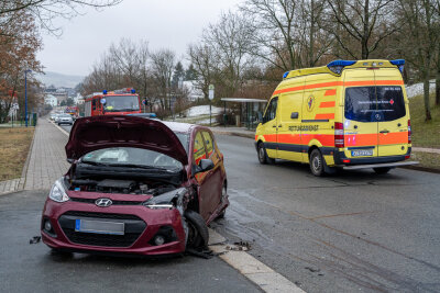 Autofahrer stirbt bei Unfall in Auerbach/V. - 