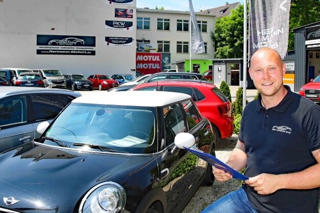 Autohändler will einen Gang hochschalten - Ralf Hermann will sein Unternehmen vergrößern. 
