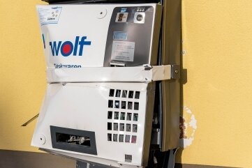 Automatensprengungen: Wie Kriminelle abgeschreckt werden - Im Landkreis Zwickau wurden seit Jahresbeginn bereits sieben gesprengte Zigarettenautomaten gemeldet.
