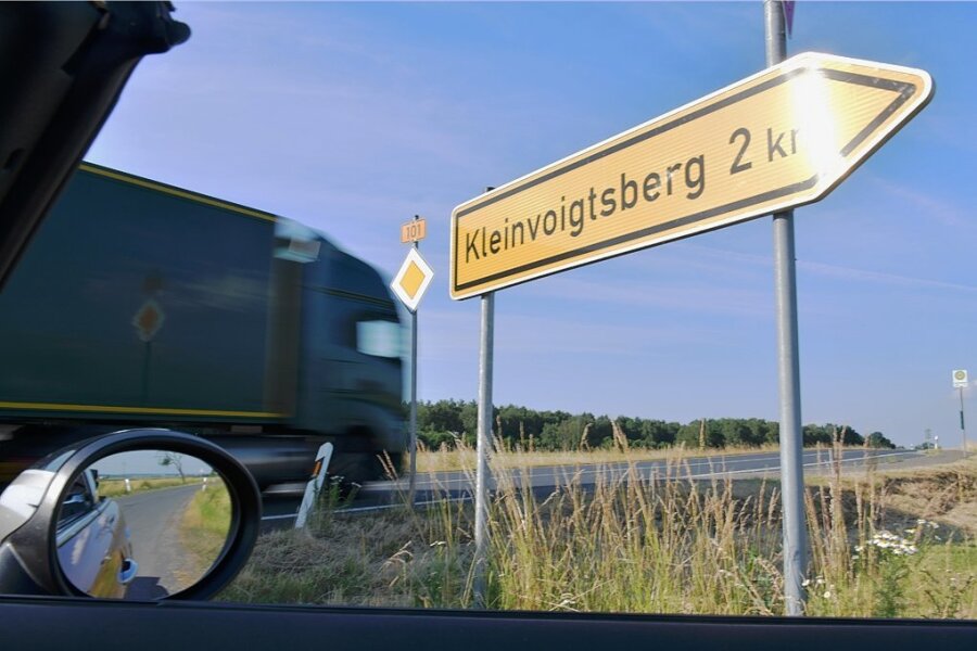 B 101 in Großschirma: Wie Gefahrenstellen entschärft werden sollen - Die Unfallhäufungsstelle B 101/Klötzerweg soll noch einmal von der mittelsächsischen Unfallkommission untersucht werden. 