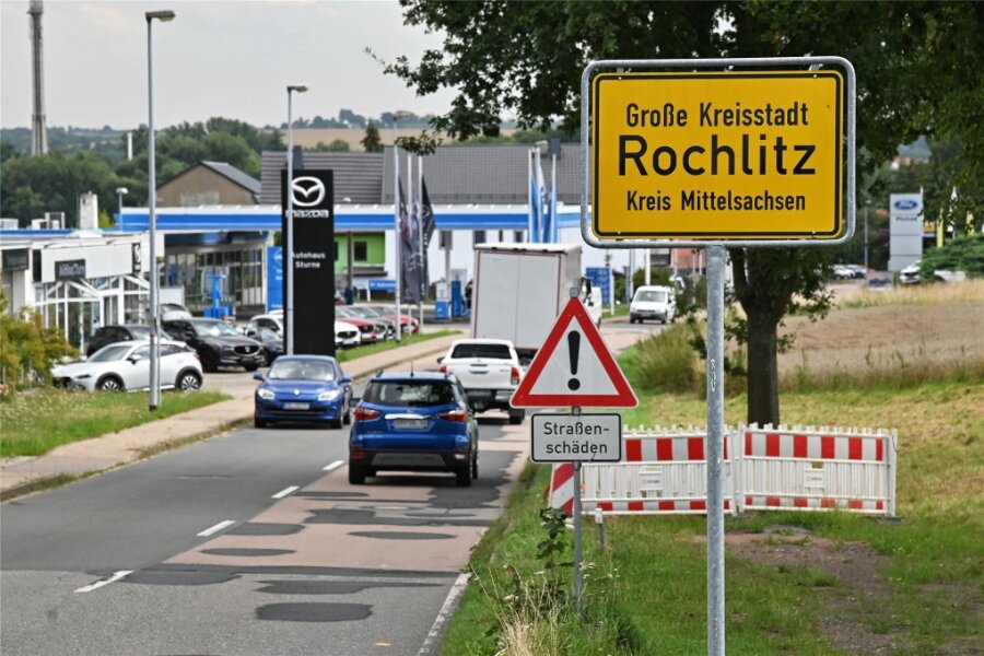 B 107 in Rochlitz bald gesperrt - Die B 107 in Rochlitz wird bald gesperrt. Wer zur Tankstelle oder zum Wertstoffhof will, muss Umwege fahren.