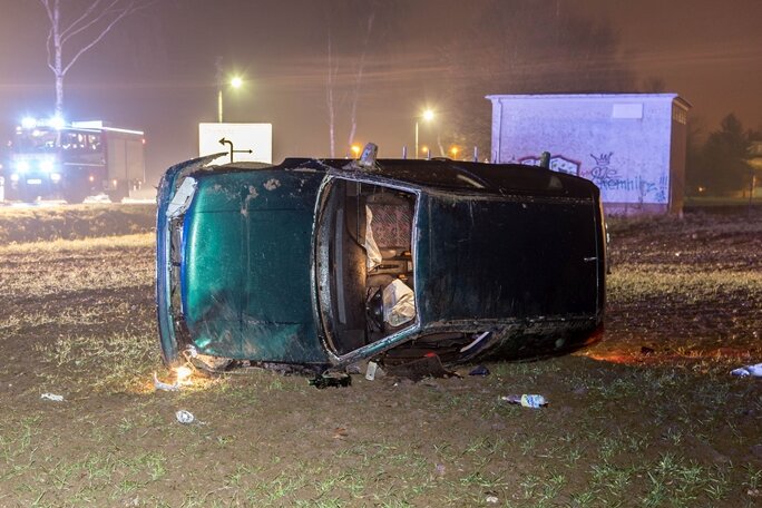 B 169: Betrunkener Fahrer baut schweren Unfall - 