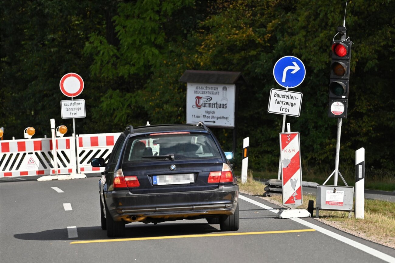 B 175 in Rochlitz gesperrt Aus 1200 Metern werden 12 Kilometer Umleitung