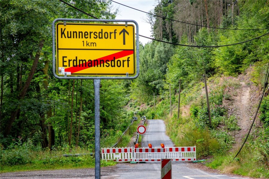B 180 zwischen Erdmannsdorf und Kunnersdorf: Termin für weiteren Ausbau steht fest - Die schmale B 180 zwischen Kunnersdorf und Erdmannsdorf. Der Platz zwischen Zschopau und Hang ist begrenzt.