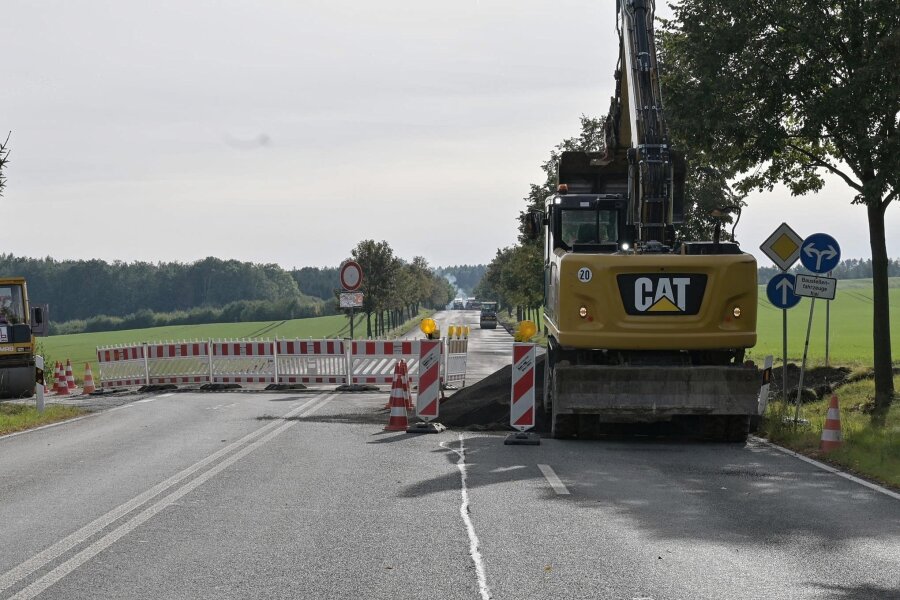 B-93-Sperrung: Baustelle zwischen Wiesenburg und Weißbach endet Dienstag - Laut Straßenbauamt wird die Sperrung der B 93 zwischen Wiesenburg und Weißbach am Dienstag aufgehoben.