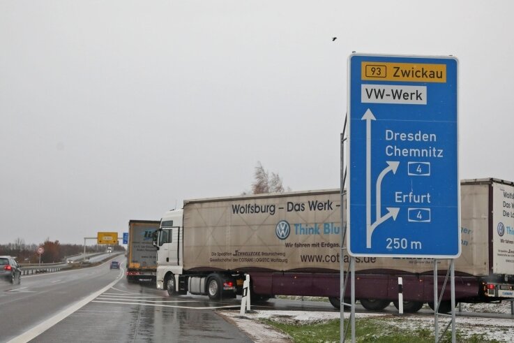 Die Auffahrt wird vor allem auch von Lastern, die ins VW-Werk nach Mosel fahren, genutzt.