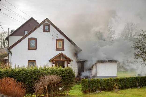 Bärenstein: Brand im Anbau eines Einfamilienhauses - 