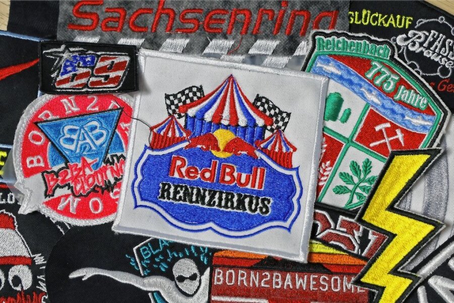 "B2BA clothing" aus Hohenstein-Ernstthal: Zu den Kunden gehören Red Bull, Bayer und der ADAC - "B2BA Clothing" hat für Red Bull diesen Aufnäher für den Rennzirkus produziert.