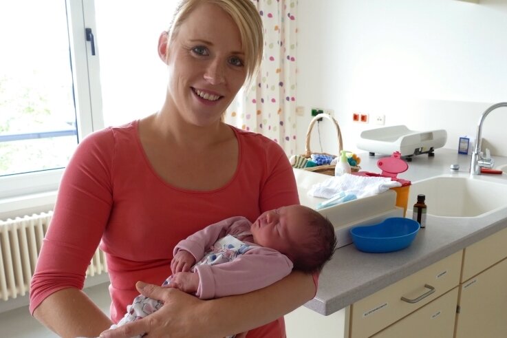 Babyboom bleibt aus - Am 23. August, 13.15 Uhr, brachte Janet Kügler aus Waldkirchen im Zschopauer Krankenhaus Mara Schubert zur Welt. 