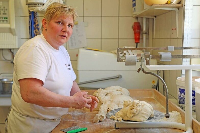 Bäckermeisterin ist auch in der Krise für ihre Kunden da - Bäckermeisterin Astrid Wesser.