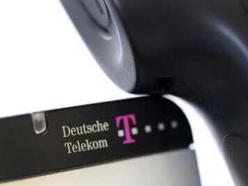 Bagger beschädigt Telekom-Leitung - 