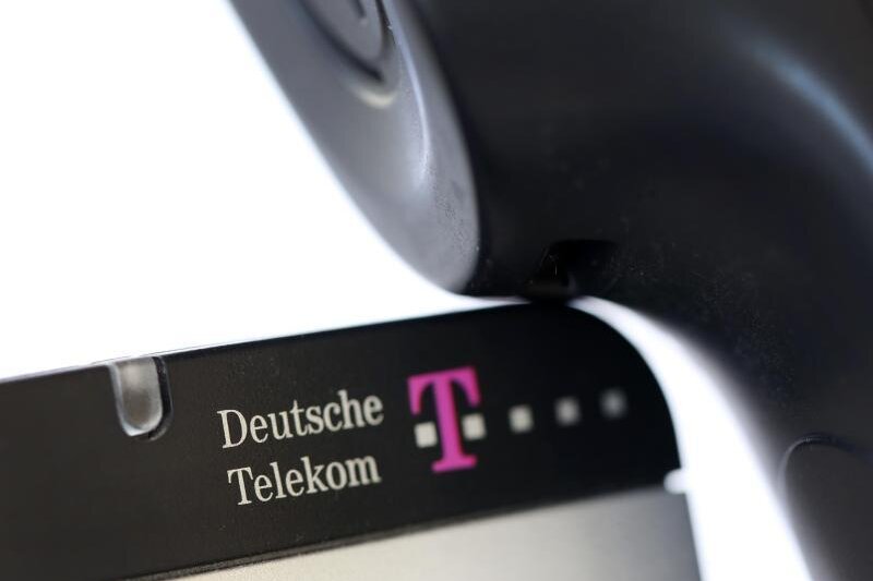 Bagger beschädigt Telekom-Leitung - 