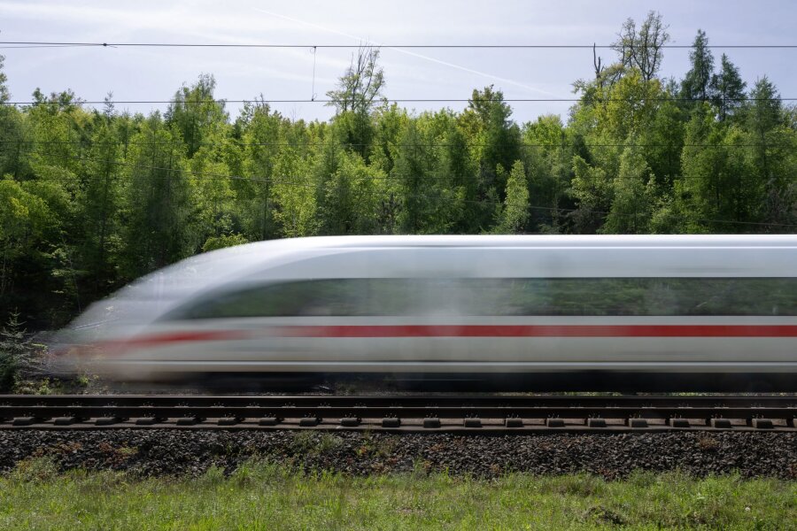 Bahn-Chef: 2025 keine Streichungen im Fernverkehrsangebot - Die Bahn will 2025 nach eigenen Angaben keine Strecken aus dem Fernverkehrsangebot streichen.