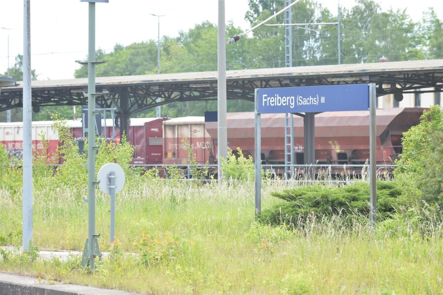 Bahnhof Freiberg: Stellwerk von Blitz getroffen - Am Wochenende kam es im Raum Freiberg zu Ausfällen im Bahnverkehr.