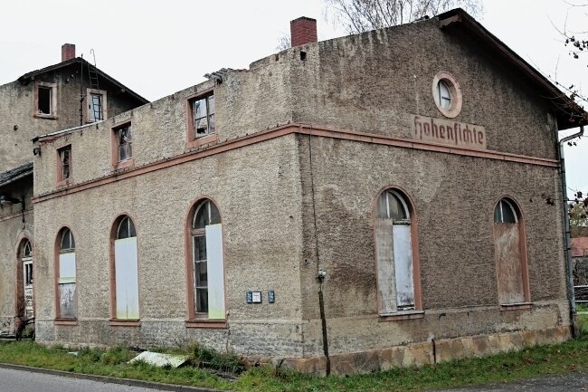 Bahnhof Hohenfichte jetzt Fall für die Justiz - Der ehemalige Bahnhof Hohenfichte verfällt immer mehr. 