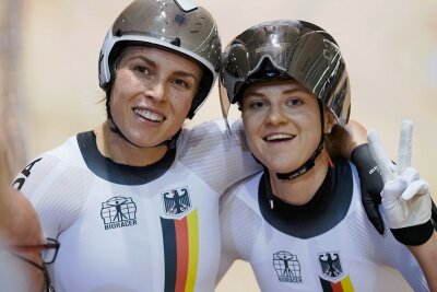 Bahnrad-WM: Deutsches Damenduo einfach nicht zu bremsen - Lea-Sophie Friedrich (r.) und Emma Hinze sind im Sprint der Frauen derzeit das Maß aller Dinge. Beide besitzen bereits fünf WM-Titel. 
