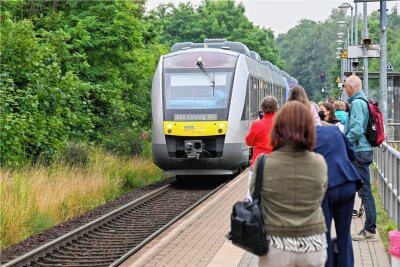 Bahnstrecke Chemnitz-Leipzig: 2,6 Kilometer bleiben eingleisig - Hier fehlt das zweite Gleis: Der Bahnhof in Burgstädt auf der Bahnstrecke Chemnitz-Leipzig.