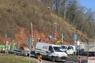 Bahnstrecke wegen Räumung gesperrt - Arbeitseinsatz am Tannersberg in Neukirchen-Culten.