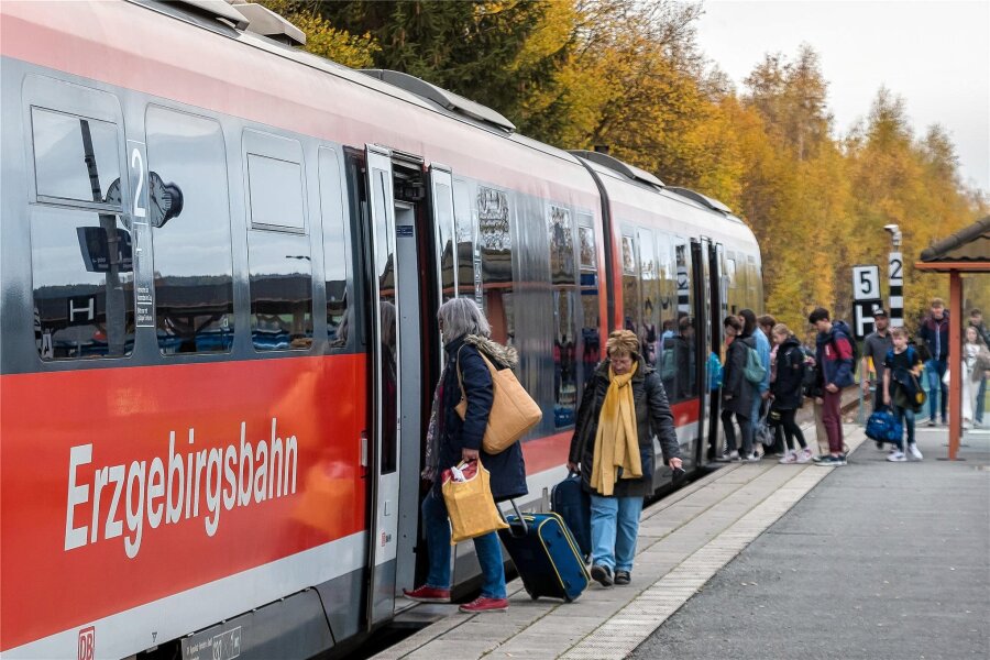 Bahnstreik ab Mittwoch: Erzgebirgsbahn und Citybahn setzen auf Notfahrpläne, das kommt nun auf das Erzgebirge zu - Ab Mittwoch sollen streikbedingt nur wenige Züge der Erzgebirgsbahn verkehren.