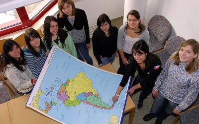 Bald heißt es: Adios, Alemania! - Chilenische Schülerinnen bringen ihren "Gast-Schwestern" ein Stück Südamerika ins Haus. 