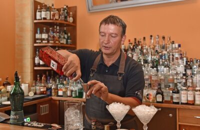 Barmeister verkauft jetzt Whiskey-Abo - In der Bar Academy Flöha hat Barmeister Tilo Erdmann wieder die Hobbymixkurse aufgenommen. 