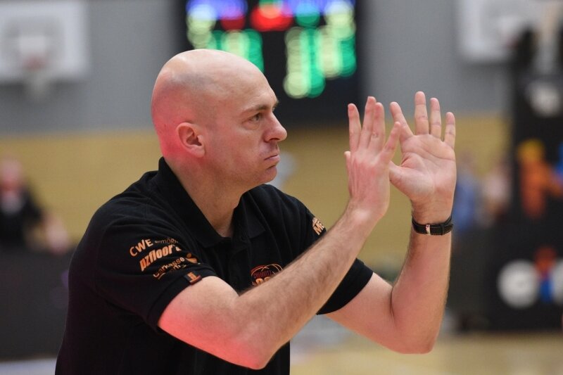 Basketball: Niners-Coach verlängert - Niners-Cheftrainer Rodrigo Pastore verlängert seinen Vertrag für zwei weitere Jahre.