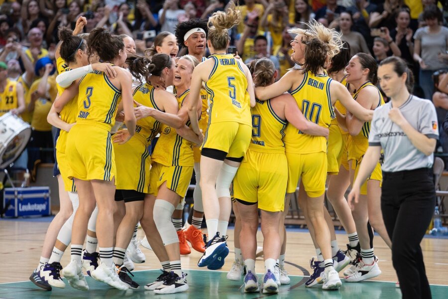 Basketballerinnen von Alba Berlin erstmals deutscher Meister - Die Alba-Frauen konnten erstmals die deutsche Meisterschaft gewinnen.