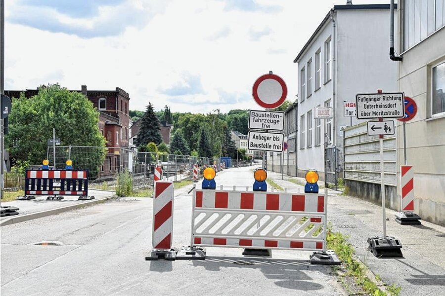 Bau dauert länger: Heinsdorfer Straße erst Ende September 2024 fertig - Die Baustelle Heinsdorfer Straße wird sich drei Monate länger und damit bis Ende September 2024 hinziehen.