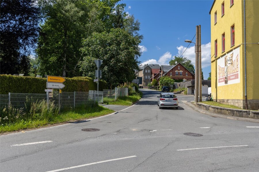 Bau der Ortsumgehung Göltzschtal: Das kommt auf Anwohner der Dorfstädter Straße zu - Die Kreuzung der Dorfstädter Straße mit der Lauterbacher und Reumtengrüner Straße wird ab 20. Juni gesperrt.
