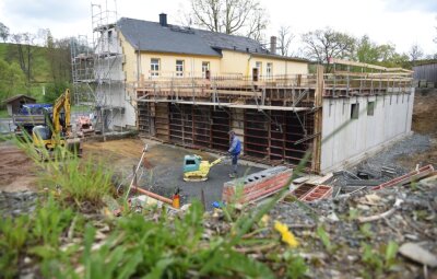Bau von neuem Feuerwehrgebäude in Mühlhausen schreitet voran - 