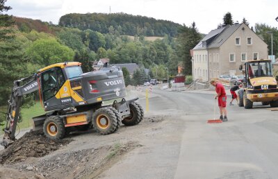 Bauarbeiten am Höllberg früher fertig als geplant - Die Straßenbauarbeiten am Höllberg im Leubsdorfer Ortsteil Schellenberg gehen in die Endphase.