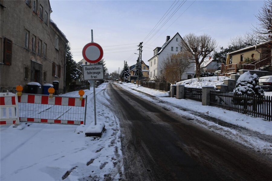 Bauarbeiten auf Culitzscher Hauptstraße dauern länger - Die Hauptstraße in Culitzsch bleibt noch bis kurz vor Weihnachten für den Fahrverkehr gesperrt.
