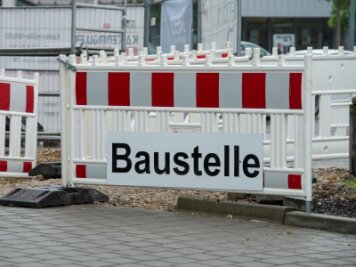 Bauarbeiten: Neue Pflastersteine für Kreisverkehr - 